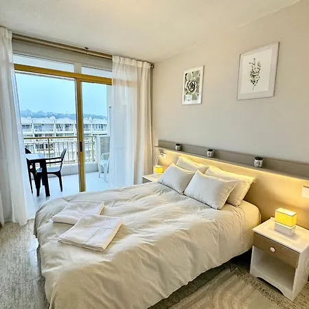 Apartment Completo Junto A La Playa