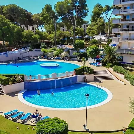 Completo Junto A La Playa Salou